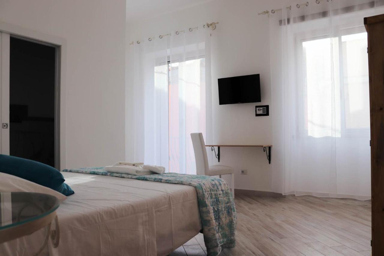 Clelia'S Boutique Rooms & Suites La Maddalena  Exterior foto