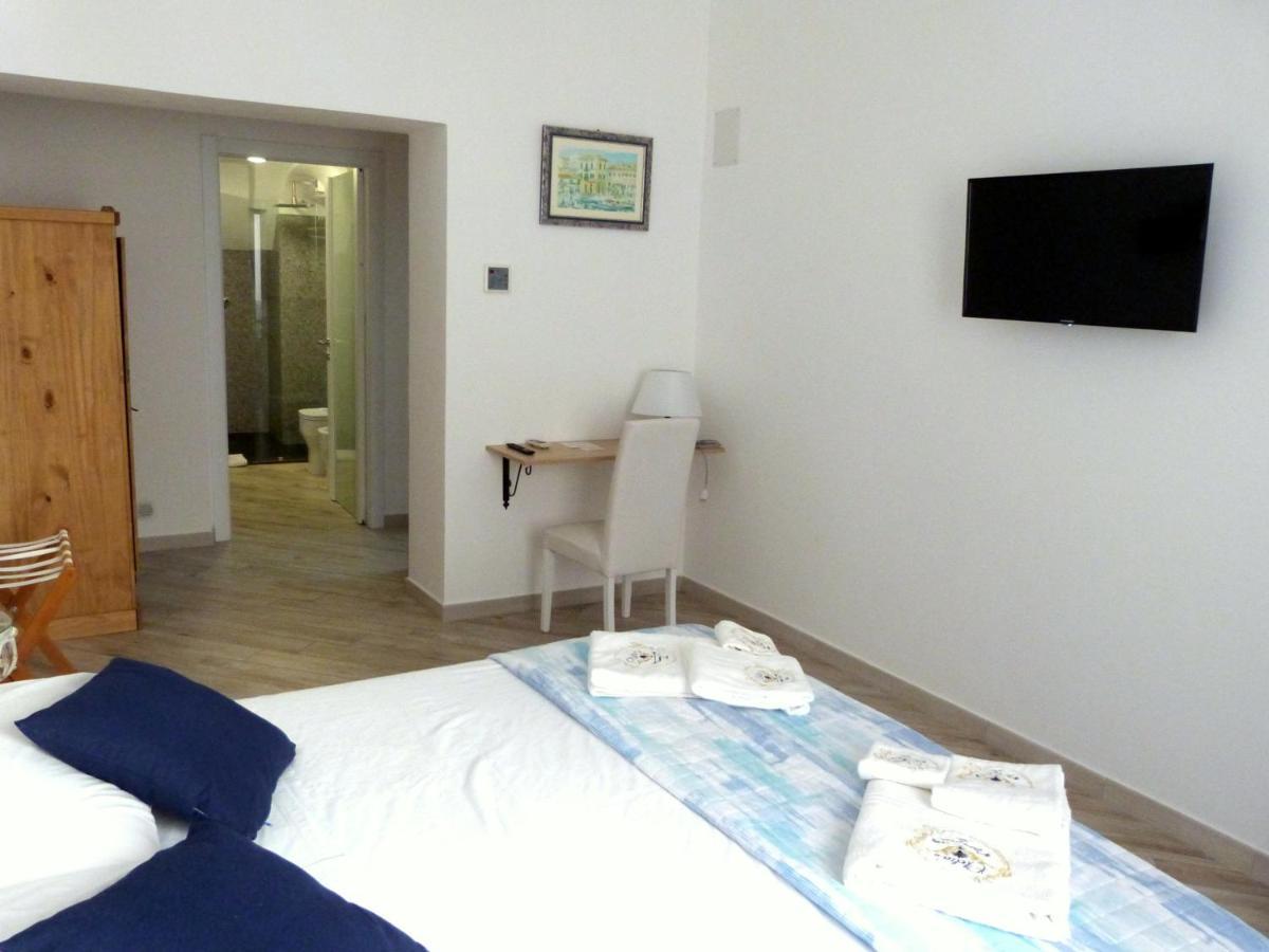 Clelia'S Boutique Rooms & Suites La Maddalena  Exterior foto