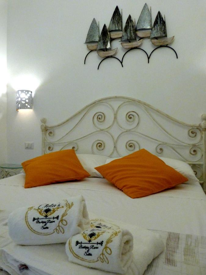 Clelia'S Boutique Rooms & Suites La Maddalena  Exterior foto